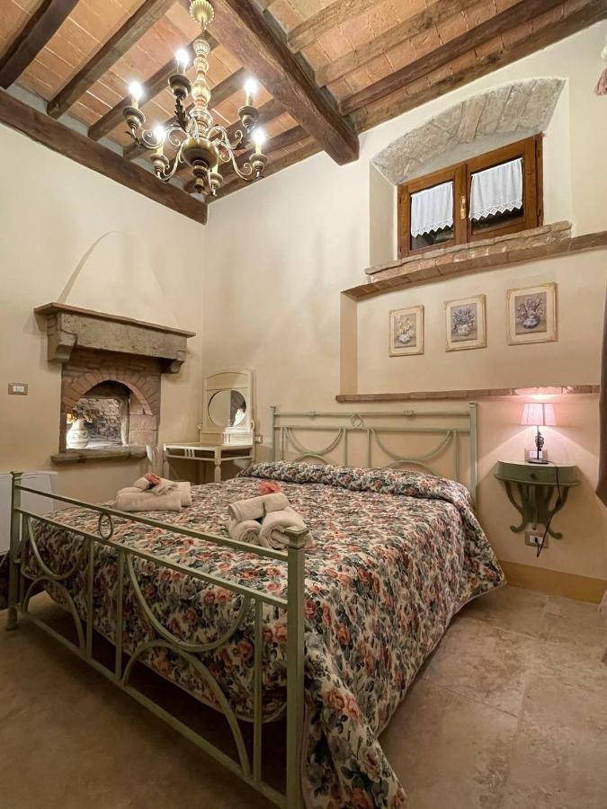 Apartmán Antica Casa Del Glicine Poggibonsi Exteriér fotografie