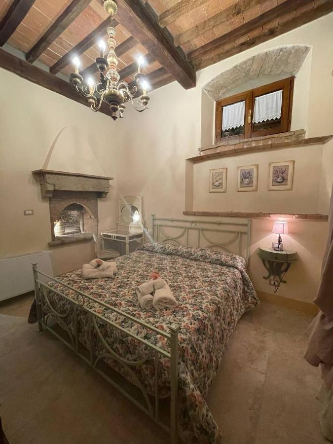 Apartmán Antica Casa Del Glicine Poggibonsi Exteriér fotografie
